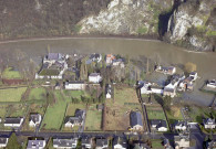 Waulsort à Heer-Agimont. La Meuse en crue.