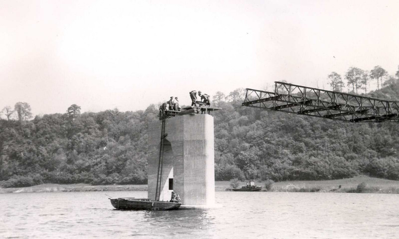 Construction du pont Bailey