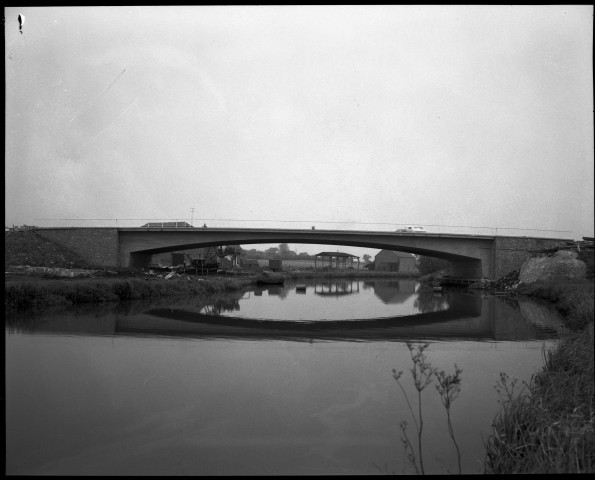 Solre-sur-Sambre. Pont sous la route Mons-Beaumont.