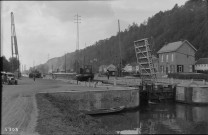 Petit-Lanaye. Écluse n° 4 et quai de la douane du Canal de Liège-Maestricht.