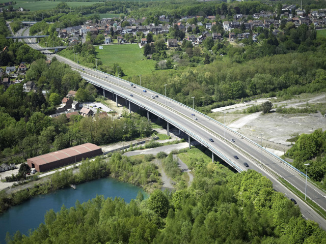 Montigny-le-Tilleul. Landelies. Viaduc A15-R3.