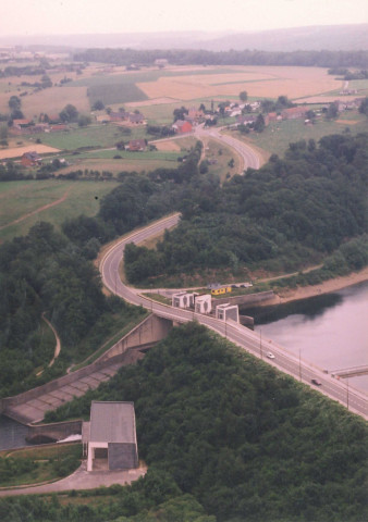 Cerfontaine. Barrages de l'Eau d'Heure et Plate Taille.