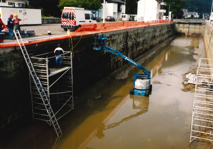 Profondeville. Rivière.