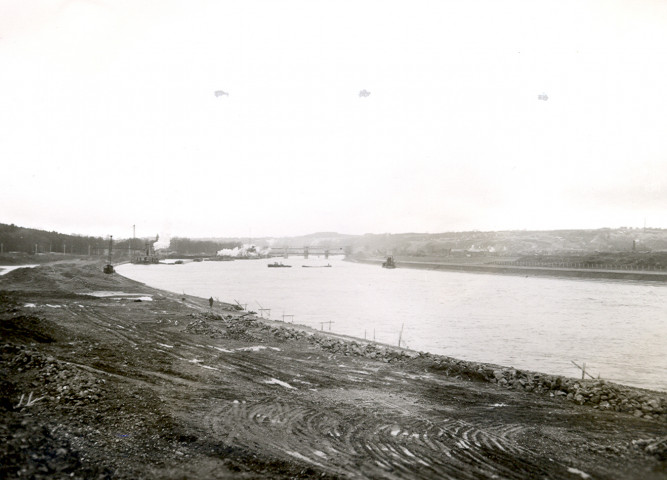 Construction du barrage éclusé d'Ampsin-Neuville