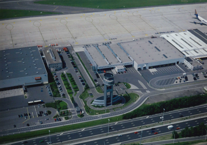 Grace-Hollogne. Aéroport de Bierset. Vues aériennes.
