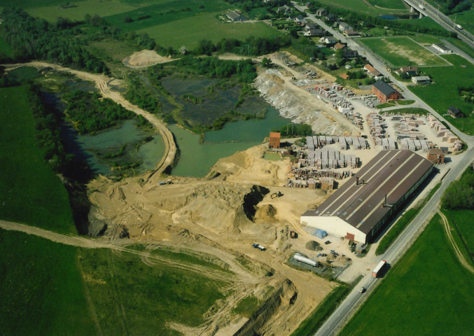 Houyet. Wanlin. La briqueterie.