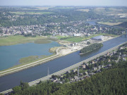 Amay. Port du parc industriel. Gravière et île de Pontière.