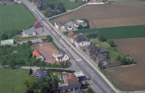 Villers-Saint-Amand. Neutralisation de la bande centrale et restructuration complète de la voirie.