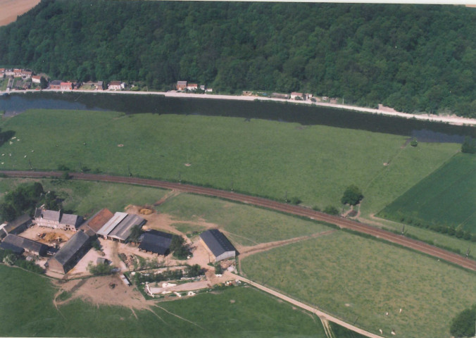 Landelies. Sambre et carrière.