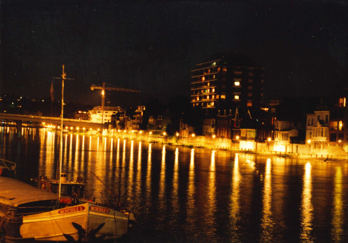 Namur. Jambes. Quai de halage de la Meuse rive droite.