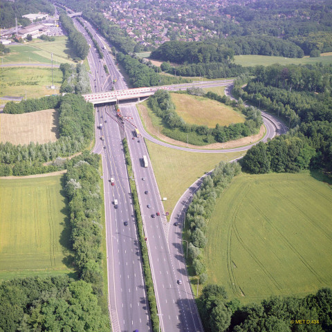 Wavre. E411, N4 et N25.