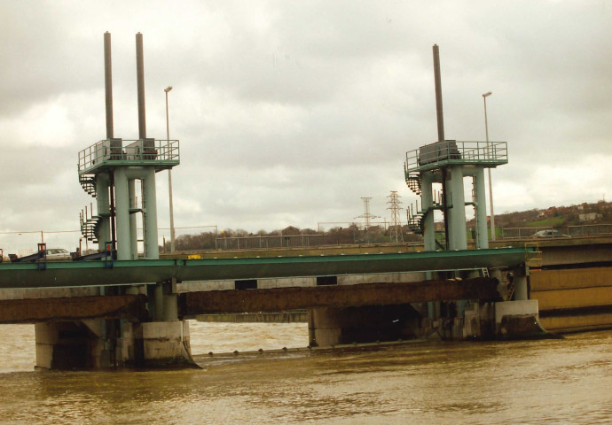Flémalle. Ivoz-Ramet. Evolution du chantier du pont-route / barrage-écluse.