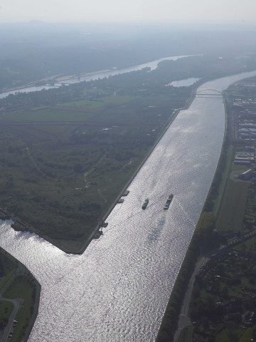 Oupeye. Haccourt. Canal Albert. Darse.