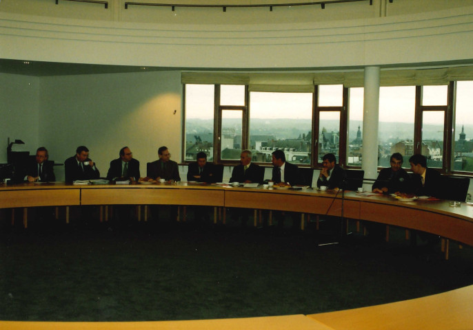 Namur. Salle du CODI. Protocole d'accord entre la CCW et le MET.