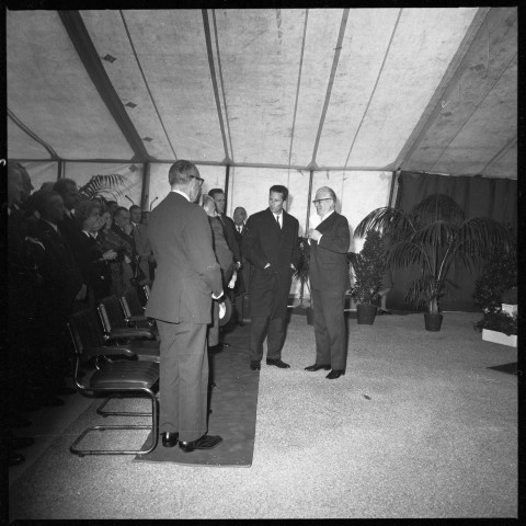 Daussoulx. Inauguration des travaux du tronçon Dhuy-Daussoulx de la E-40 par Jos De Saeger, ministre des travaux publics.