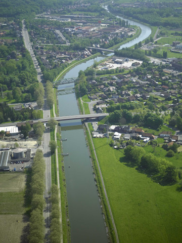 Saint-Ghislain. Tertre. Canal Nimy-Blaton-Péronnes. Vues aériennes.