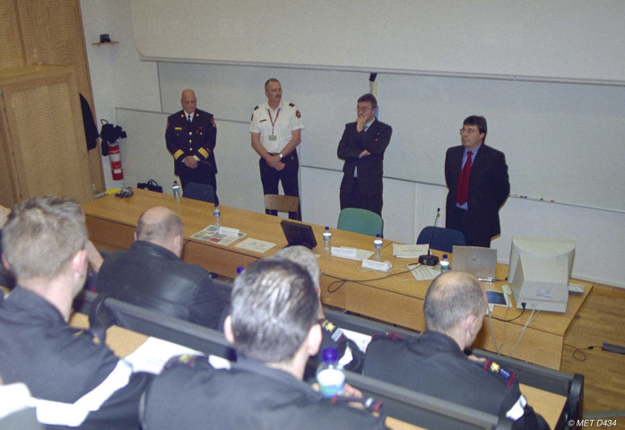 Namur. CAMET. Auditorium "Vifquin". Conférence sur la sécurité aéroportuaire.