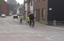 Ath. Photographies de cyclistes et d'élèves.