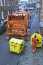 Namur. Rue Bayar. Ramassage des poubelles.