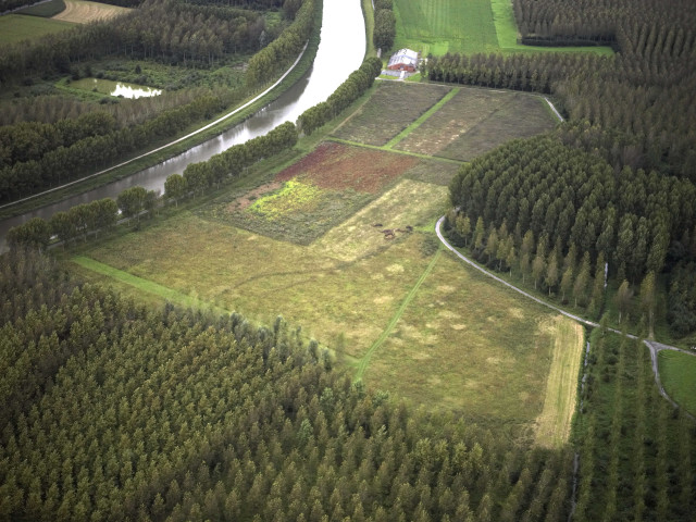 Mons. Nimy. Canal Nimy-Blaton-Péronnes. Vues aériennes.