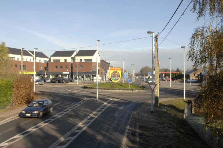 Saint-Georges-sur-Meuse. Œuvre d'art du carrefour "Ecusson".