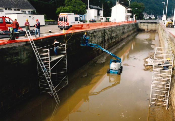 Profondeville. Rivière.