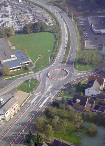 Floriffoux. Ronds-points sur la RN90.