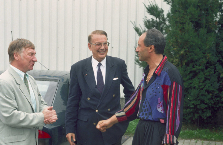 Alleur. Visite de Jean-Pierre Grafé, ministre des Travaux publics, aux Ateliers du verre.