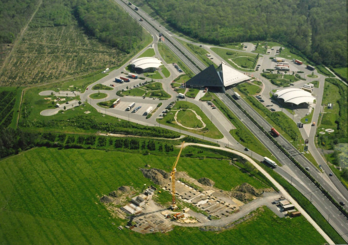 Houyet. Wanlin. Evolution du chantier de la future régie autoroutière (E 411)