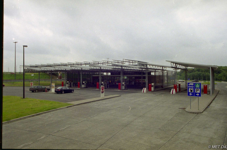 Enghien. A8. Infrastructures et équipements divers.