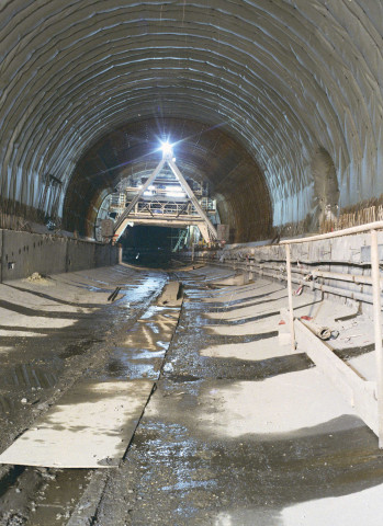 Liège. Portiques du tunnel de Cointe.