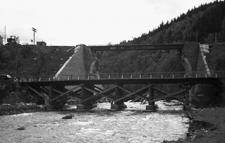 Trois-Ponts. Pont provisoire sur l'Amblève (route n° 33 Liège-Vielsalm).