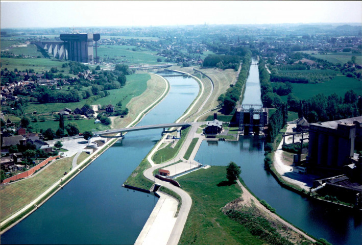 Canal du Centre : Ascenseurs, canal, canal historique, pont-canal