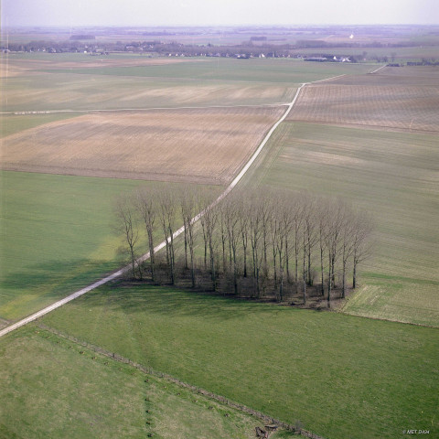 Eghezée. Taviers. Fortin champ du fort Clicot.