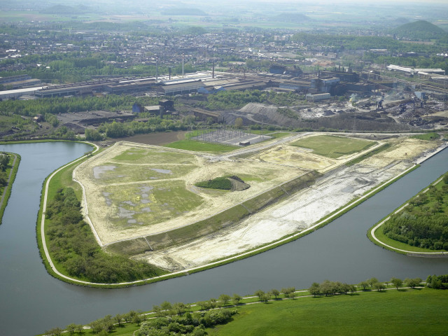 La Louvière. Houdeng-Gœgnies. Canal du Centre. Vues aériennes.