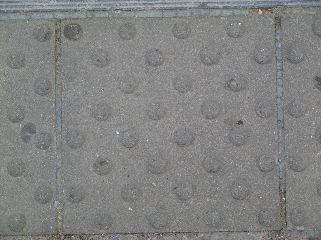 Namur. Centre. Trottoirs et commerces.