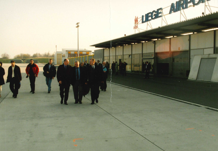 Liège et Roissy (France). Rencontre à l'aéroport de Charles de Gaulle. Signatures de partenariats entre Liège et Paris.
