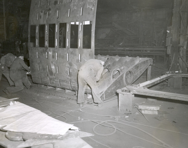 Fabrication des vannes du barrage éclusé d'Ampsin-Neuville