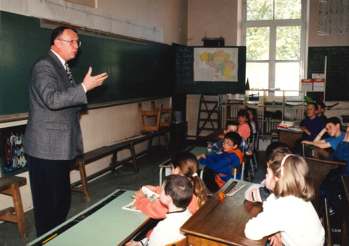 Dinant. Visite à l'école communale d'Anseremme.