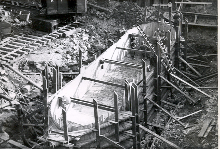 Vues de la construction du pont Charles de Gaulle