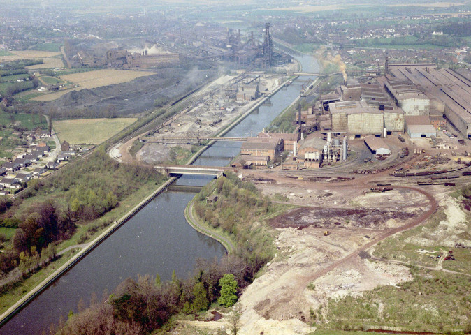 Tubize. Canal Bruxelles-Charleroi.