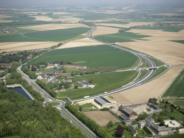 Nivelles. Travaux aux derniers kilomètres des routes nationales 27 et 28.