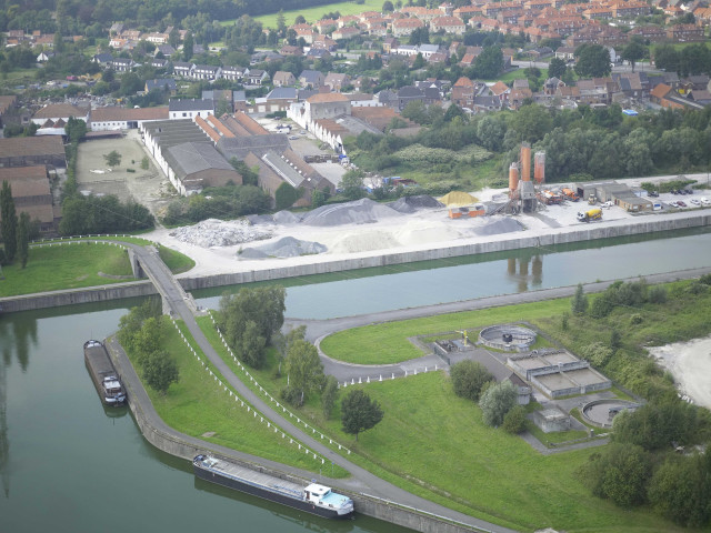 Saint-Ghislain. Baudour. Canal du Centre.