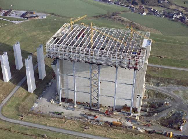 Strépy-Bracquegnies et Thieu. Construction de l'ascenseur funiculaire.