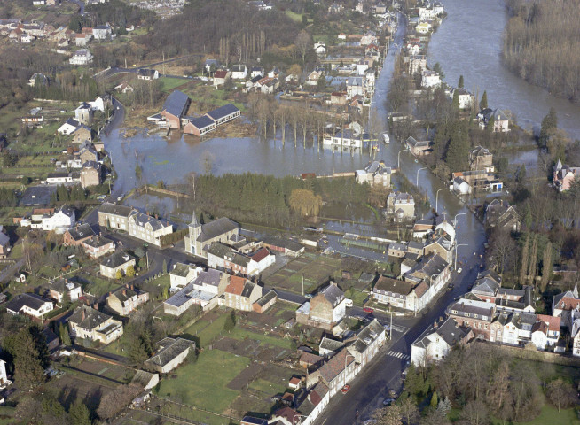 Dave à Profondeville. La Meuse en crue.