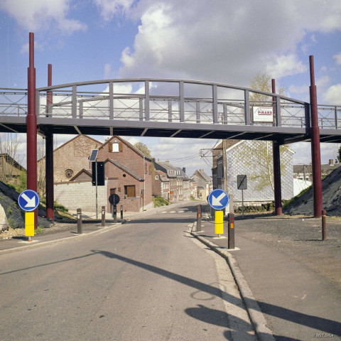 Thimister-Clermont. Thimister. Passerelle du RAVeL (ancienne ligne SNCB 38).