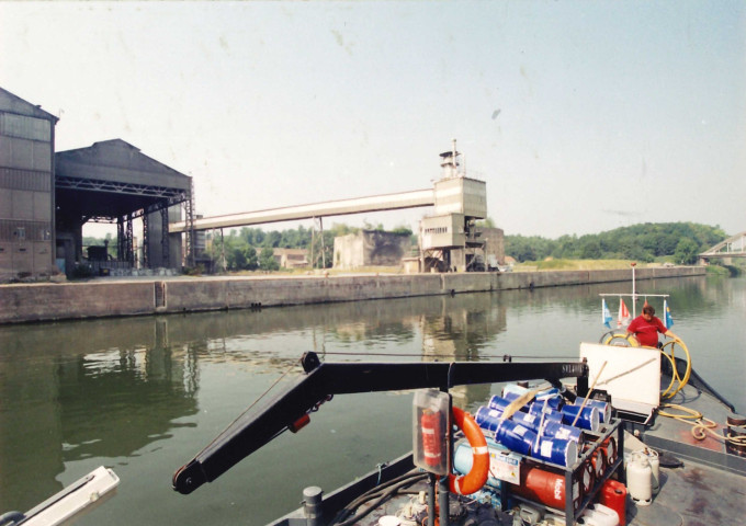 Antoing. Quai de Vaulx sur l'Escaut.