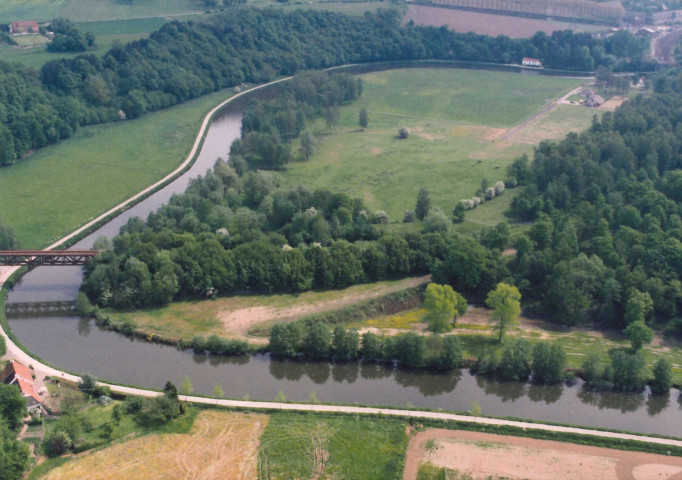 Méandre en aval du pont de la Planchette.