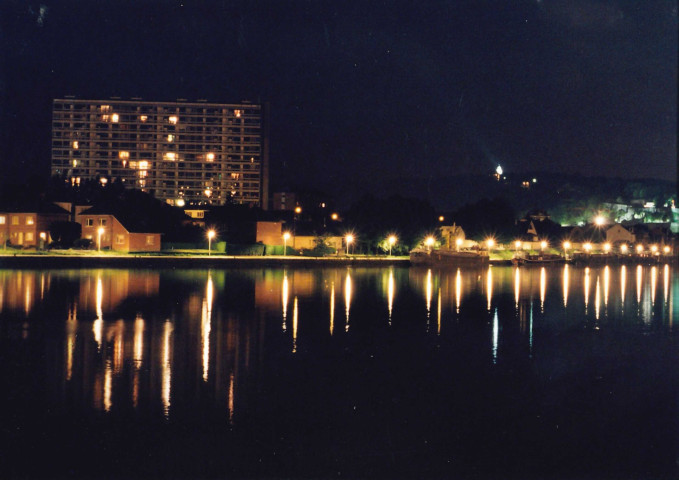 Namur. Jambes. Quai de halage de la Meuse rive droite.