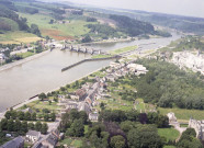 Seilles. Ecluse et barrage sur la Meuse.